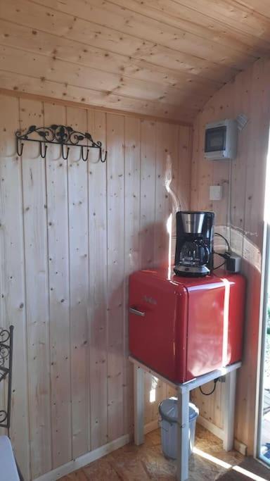 Zirkuswagen Glamping Fuer 2 Mit Veranda Kueche Netflix Parken Und Hofladen Steinhofel Екстер'єр фото